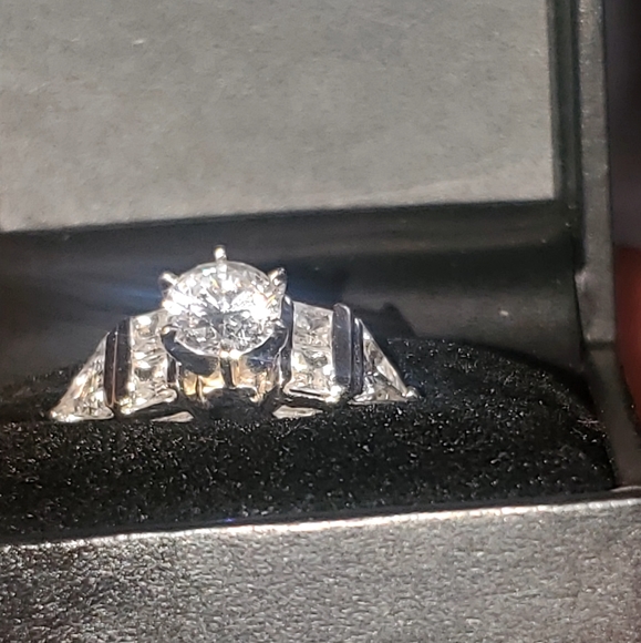 14K Diamond Engagement Ring Size 7 Wedding 14K gold - Picture 1 of 13